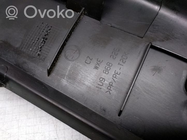 Skoda Octavia Mk1 (1U) Autres éléments de garniture marchepied 1U9868226