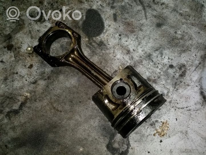 Volkswagen Golf III Piston 