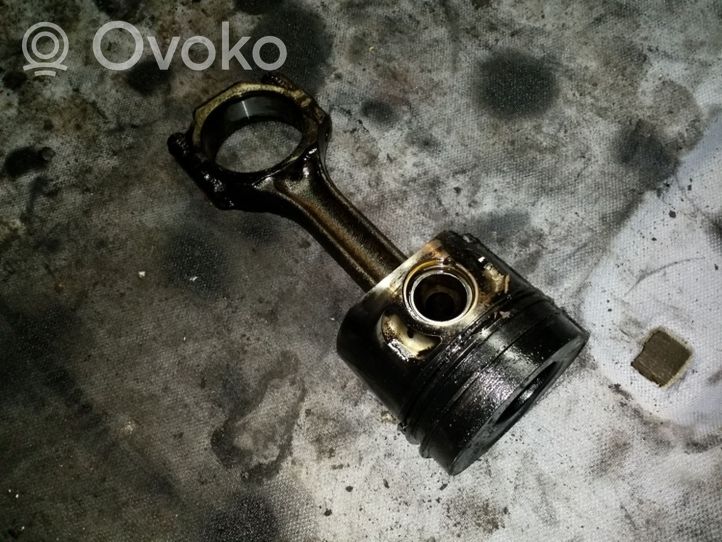 Audi A4 S4 B6 8E 8H Piston 