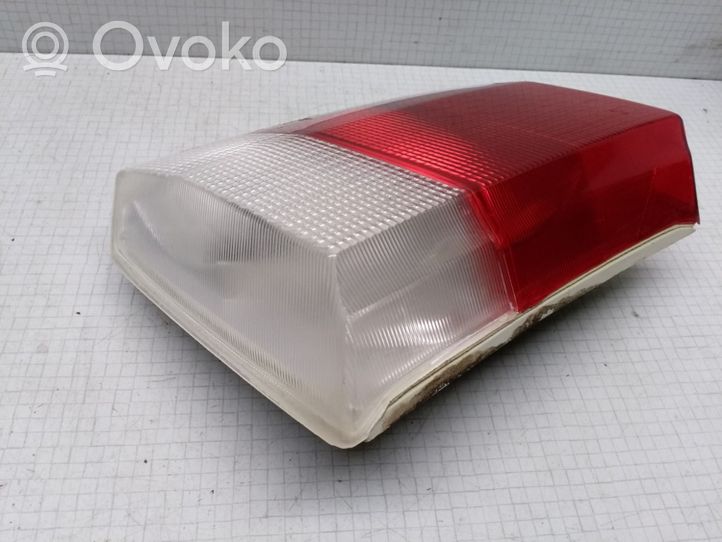 Audi 80 90 B3 Takaluukun takavalot 0043256