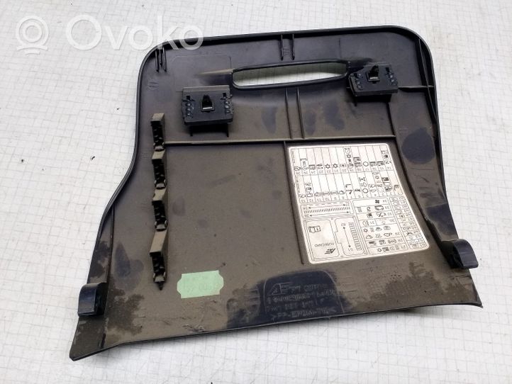 Volkswagen Sharan Fuse box cover 7M1857917