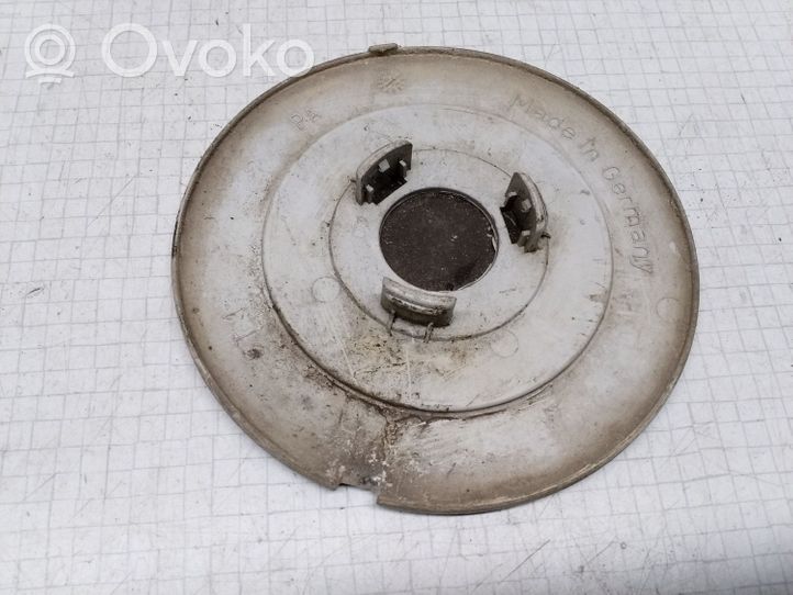 Volkswagen Golf III Non-original wheel cap 