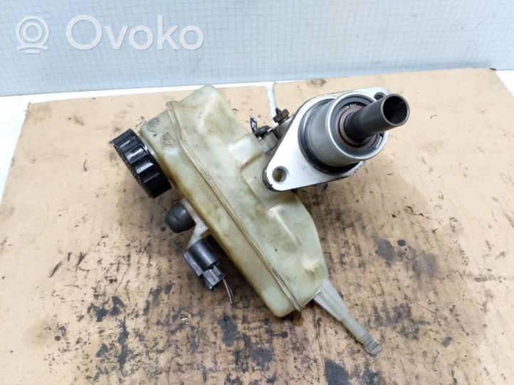 Volkswagen Golf III Master brake cylinder 03350882762