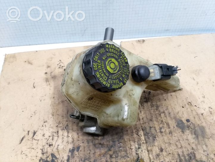 Volkswagen Golf III Master brake cylinder 03350882762