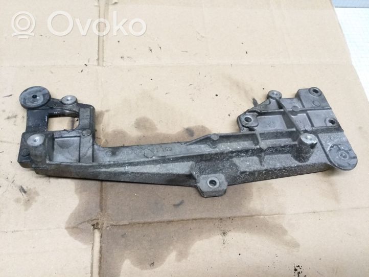 Volkswagen Golf V EGR-venttiilin/lauhduttimen kiinnike 03G131159