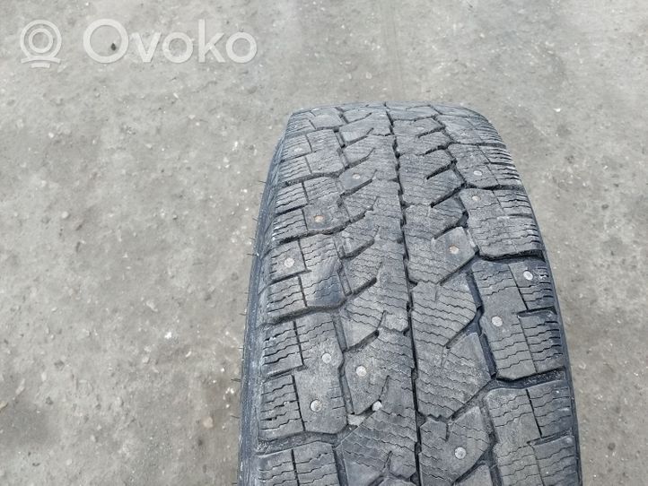 Volkswagen Transporter - Caravelle T4 R15 C winter/snow tires with studs 