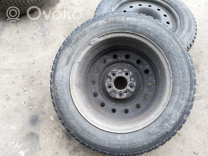 Nissan Primera R16 winter/snow tires with studs MICHELIN