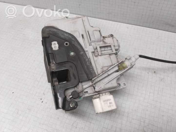 Audi A4 S4 B7 8E 8H Etuoven lukko 8E1837015AA