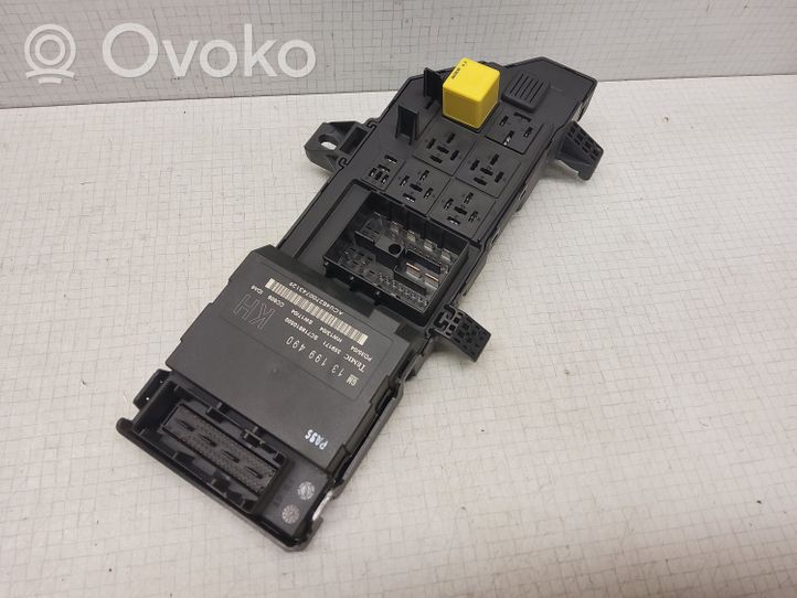 Opel Vectra C Module de fusibles 13181984