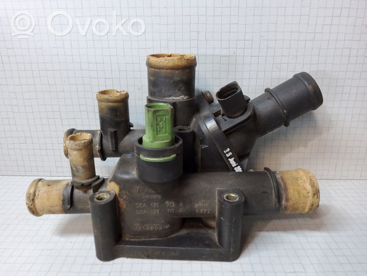 Volkswagen Golf IV Boîtier de thermostat / thermostat 06A121513A