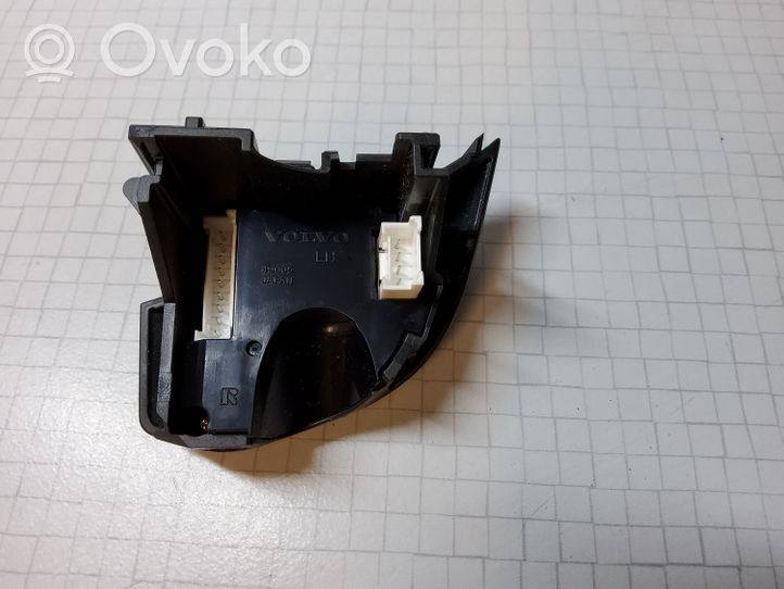 Volvo S60 Pulsanti/interruttori sul volante 8685479