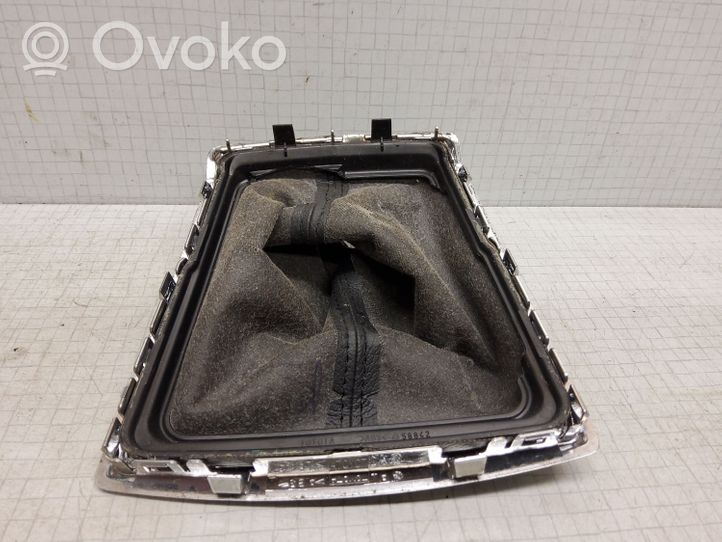 Toyota Corolla Verso E121 Revêtement pommeau de levier de vitesses cuir 58842