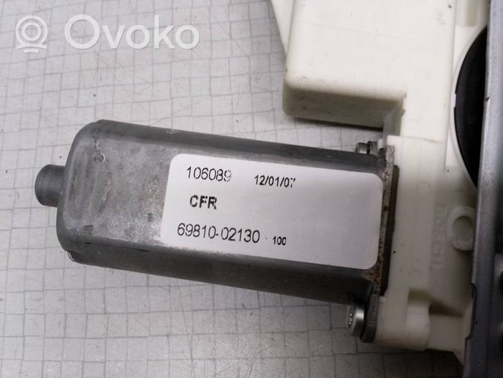 Toyota Corolla E120 E130 Elektryczny podnośnik szyby drzwi tylnych 992046100