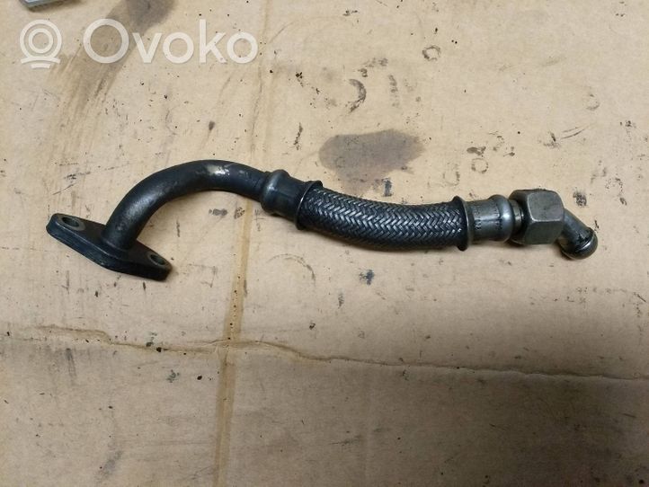 Audi A4 S4 B6 8E 8H Tubo flessibile mandata olio del turbocompressore turbo 028145716A