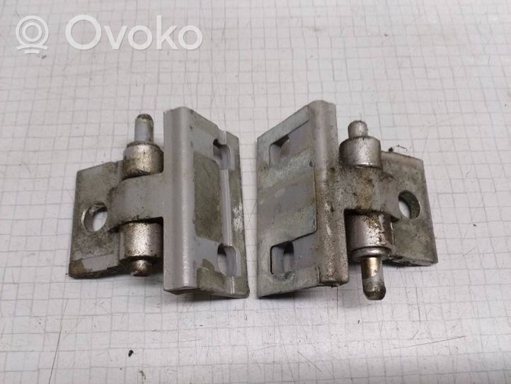 Volvo S60 Set di cerniere portiera anteriore 