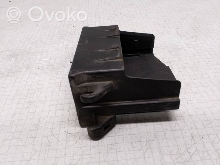 Opel Vectra B Dangtelis saugiklių dėžės 90506262