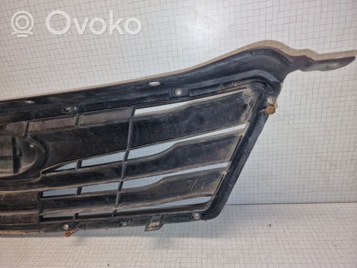 Subaru Outback Grille calandre supérieure de pare-chocs avant 