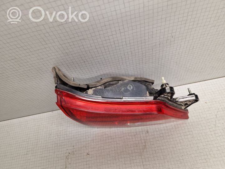 Subaru Outback Luci posteriori del portellone del bagagliaio 13220072