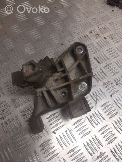 Opel Kadett E Support de générateur / alternateur 90121289