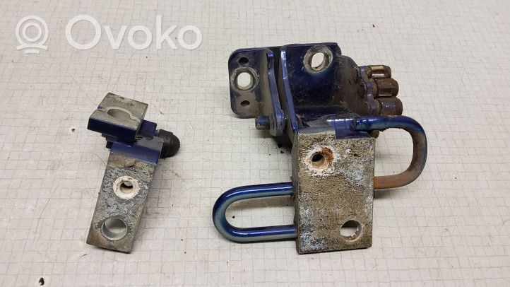 Volkswagen PASSAT B5.5 Front door hinge set 4B0831412B