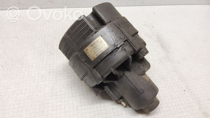 Mercedes-Benz C W203 Pompe à air secondaire A0001404285