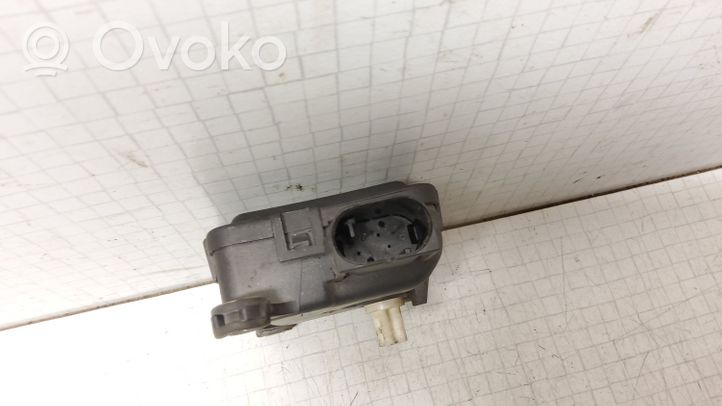 Opel Astra G Tuloilmaventtiilin käyttömoottori 52475584