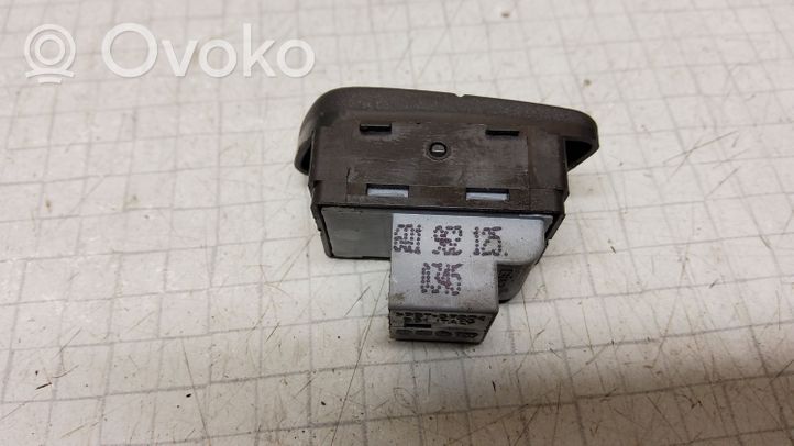 Volkswagen Polo IV 9N3 Central locking switch button 6Q1962125