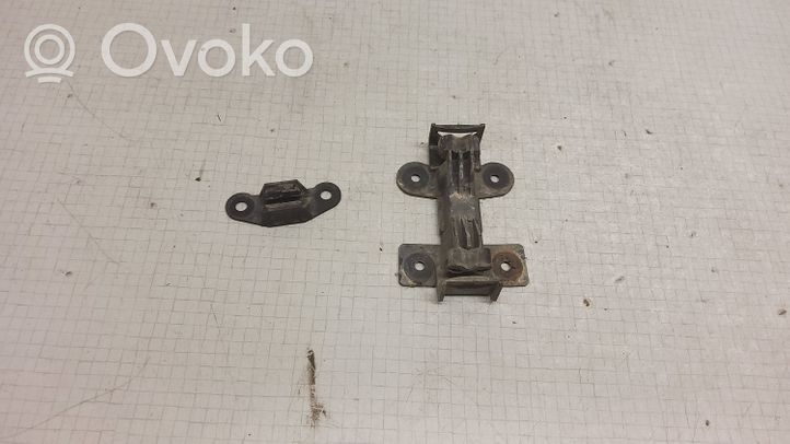 Audi 80 90 B3 Support de montage de pare-chocs avant 811807477C