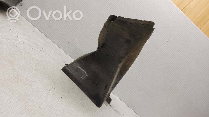 Audi A4 S4 B6 8E 8H Prowadnica powietrza intercoolera 8E0117335E