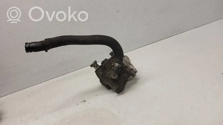 Audi A4 S4 B6 8E 8H Ohjaustehostimen pumppu 8E0145155