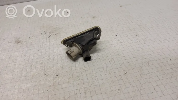 Toyota Aygo AB10 Lampa oświetlenia tylnej tablicy rejestracyjnej 812700H010