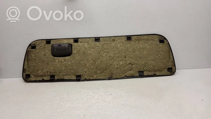 Volkswagen Golf III Dolny panel schowka koła zapasowego 1H6867605A