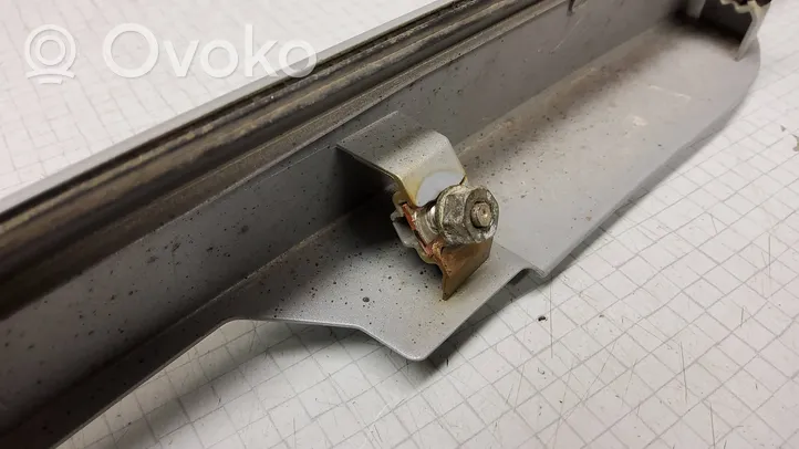 Toyota Verso Verkleidung Heckklappe Kofferraumdeckel 768110F050