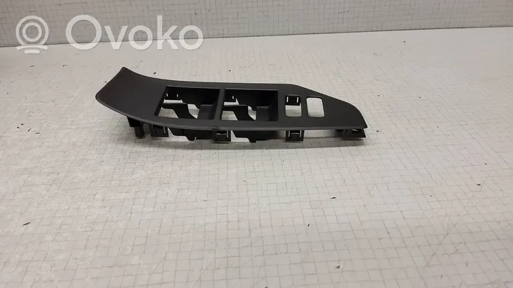 Toyota Verso Rivestimento pulsantiera finestrino della portiera anteriore 742320F040