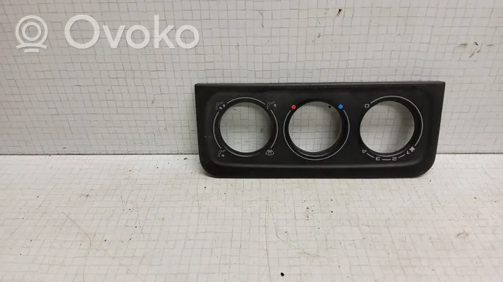 Volkswagen Vento Panel klimatyzacji 1H6819075