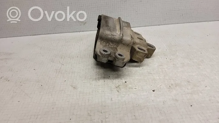 Volkswagen Caddy Wspornik / Mocowanie silnika 1K0199555