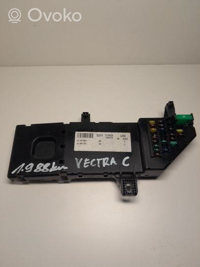 Opel Vectra C Module de fusibles 13181984