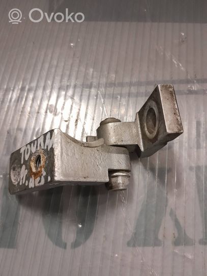 Volkswagen Touran I Front door upper hinge 6Q0831402B