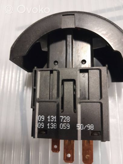 Opel Astra G Botón interruptor de luz de peligro 09138059