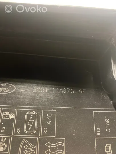 Ford Focus Pokrywa skrzynki bezpieczników 3M5T14A076AF
