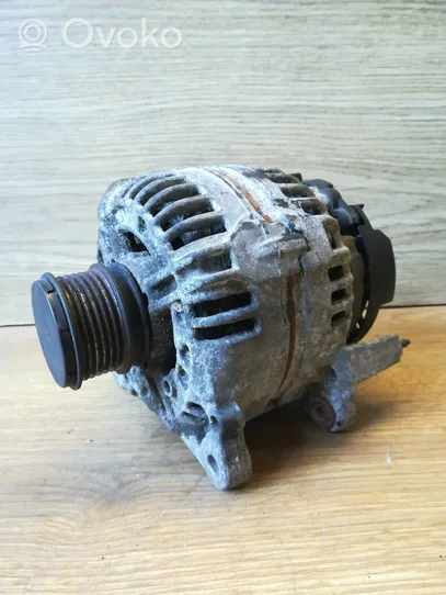 Volkswagen Polo IV 9N3 Generatore/alternatore 045903023A