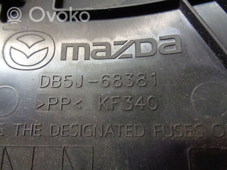 Mazda 2 Inny element deski rozdzielczej DB5J68381