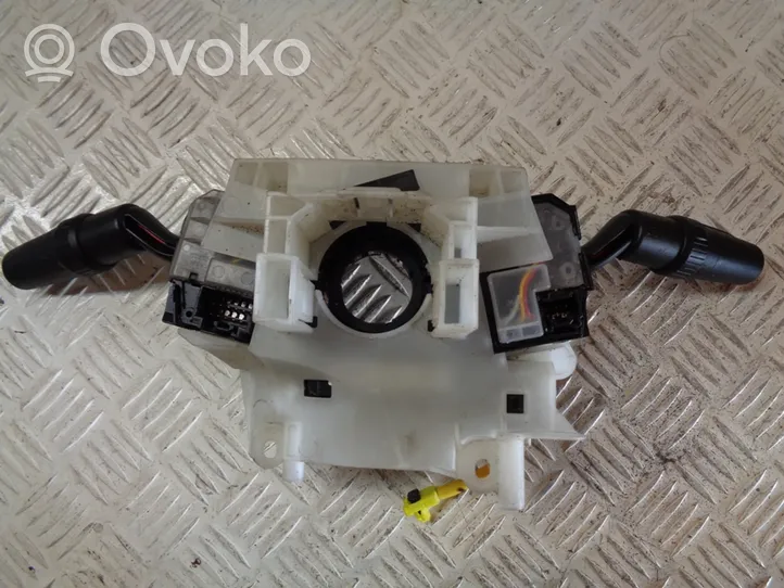 Mazda 5 Leva/interruttore dell’indicatore di direzione e tergicristallo Z82Q980717