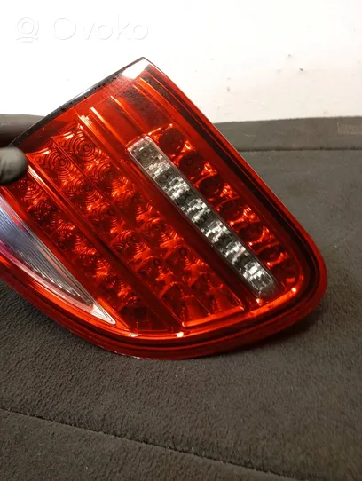 Porsche Cayenne (92A) Lampy tylnej klapy bagażnika 7P5945094K