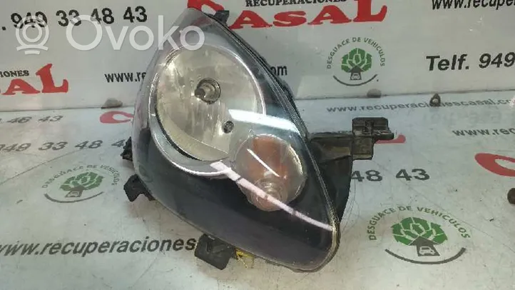 Toyota Aygo AB10 Lampa przednia 811100H010