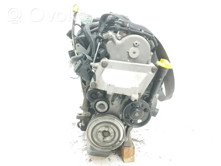 Opel Corsa C Silnik / Komplet 5601300