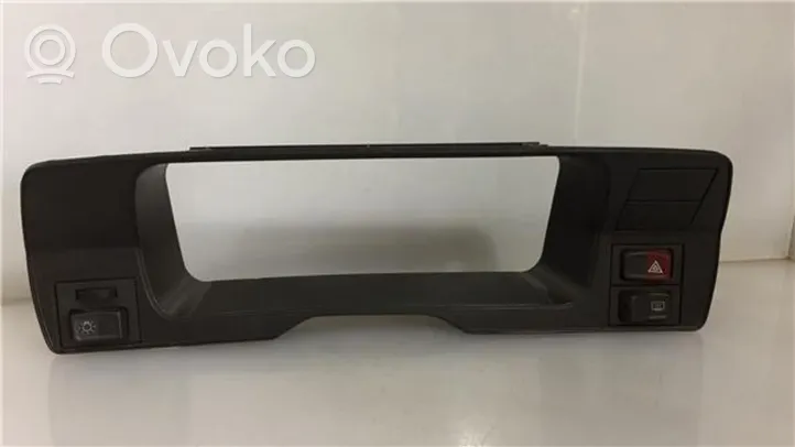 Volkswagen Polo II 86C 2F Center console 867867243