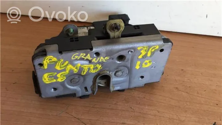 Fiat Grande Punto Etuoven lukon moottori 51858836