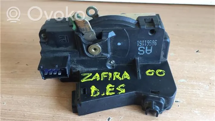 Opel Zafira A Moteur de verrouillage porte avant 24444015