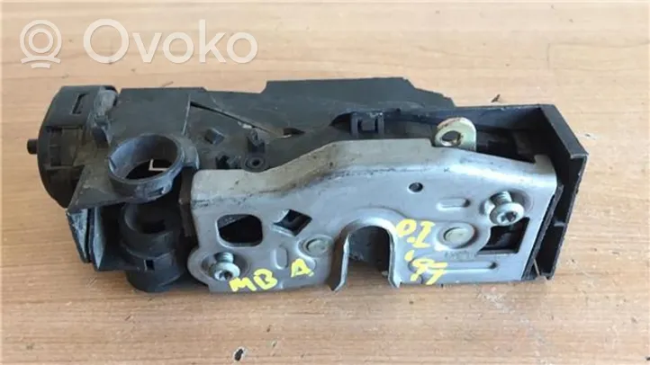 Mercedes-Benz A W168 Moteur de verrouillage porte avant 